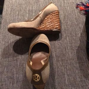 Tory Burch basketweave wedge - GUC